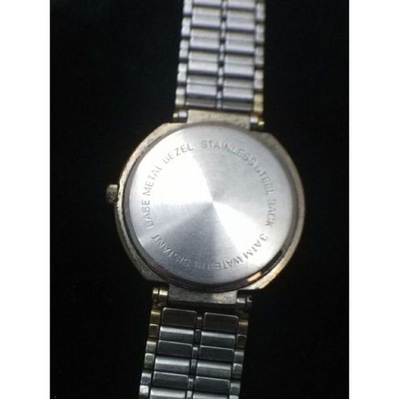 Vintage Dufonte Mens Wrist Watch Silver with a gold ring around the face - Picture 4 of 7